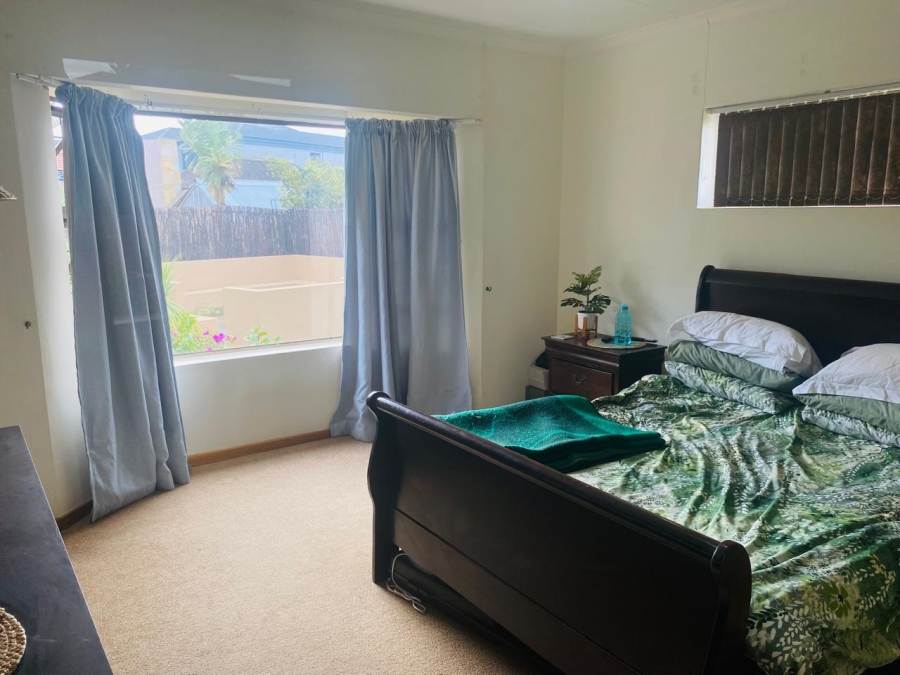 4 Bedroom Property for Sale in Summerstrand Eastern Cape